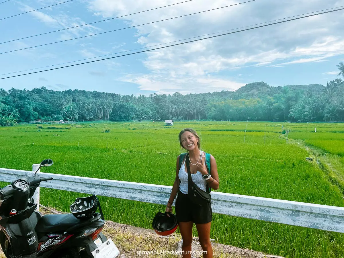 Budget-friendly beach scene in Siquijor